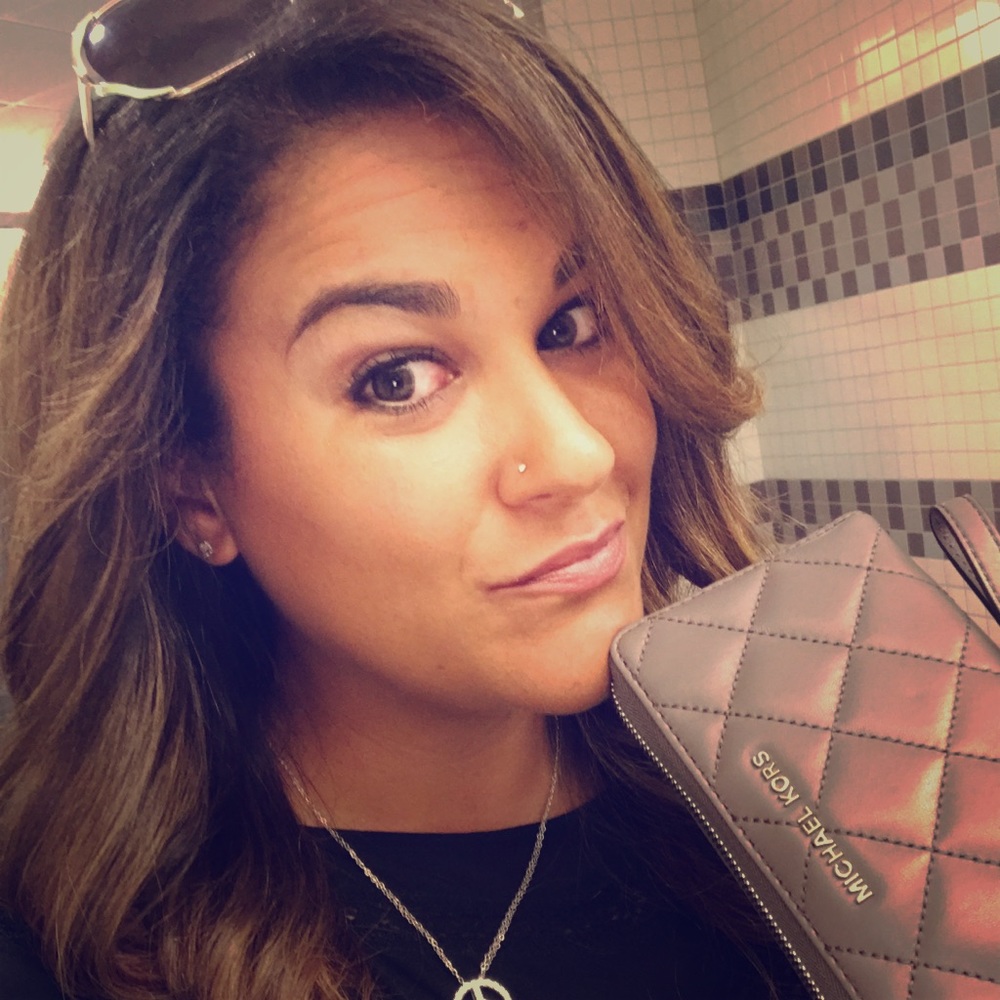 Meet your Posher, Nina